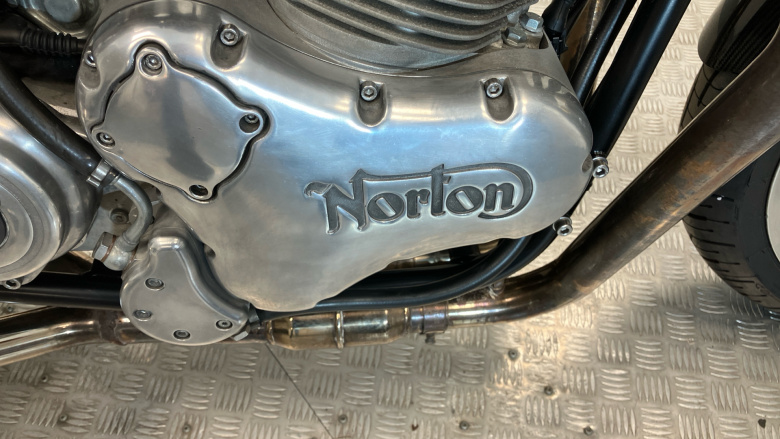 Norton Commando 961 SE